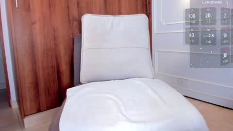 Snapshot of chrishell_ chatting on 12.06.24 Chrishell online show from 12.06.24