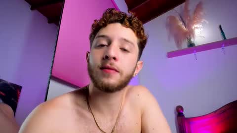 Hi dont forguet to follow me    online show from 11.09.25