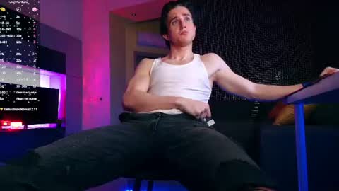 Snapshot of christianlevine_ chatting on 06.13.26 UPVOTE ME ------ ILL DO SOMETHING FOR FREE online show from 06.13.26
