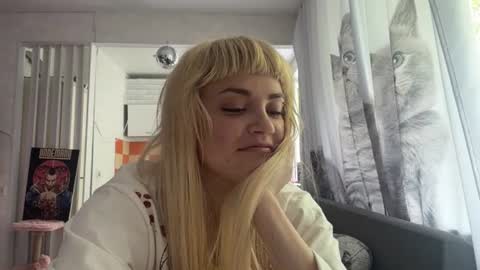 Snapshot of christiechorney chatting on 06.21.26 christiechorney online show from 06.21.26