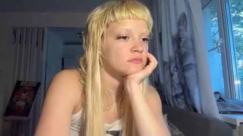 Snapshot of christiechorney chatting on 07.19.26 christiechorney online show from 07.19.26