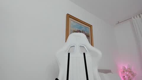 Snapshot of christine0990__ chatting on 01.28.25 Hi im Christine online show from 01.28.25