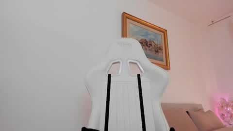 Snapshot of christine0990__ chatting on 02.21.25 Hi im Christine online show from 02.21.25