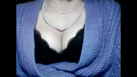 Snapshot of christine40211 chatting on 01.03.25 christine40211 online show from 01.03.25