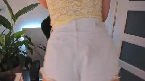 Christine Cardo online show from 11.03.25