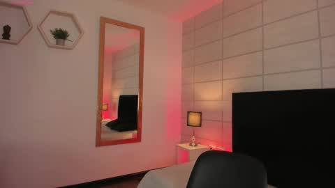 Christine  online show from 09.09.25