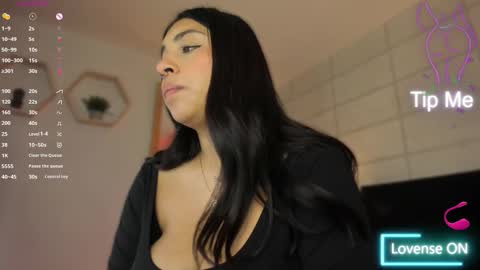 Christine  online show from 10.08.25