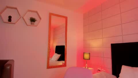 Christine  online show from 12.01.25