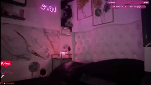 Snapshot of christinee_star chatting on 10.24.25 christine online show from 10.24.25