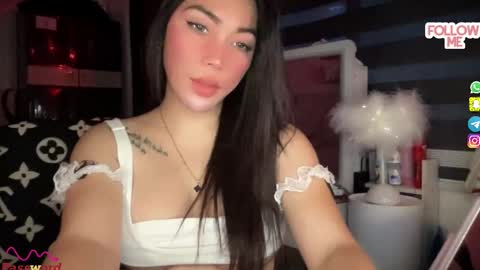 Snapshot of christinee_star chatting on 11.17.25 christine online show from 11.17.25