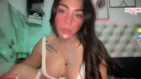 Snapshot of christinee_star chatting on 11.24.25 christine online show from 11.24.25