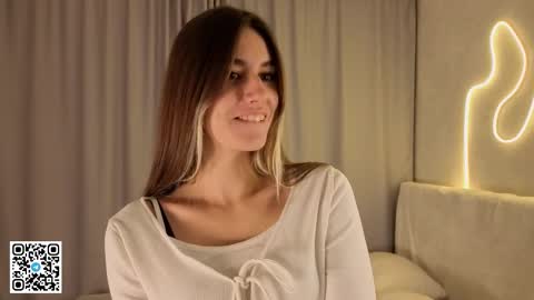 Snapshot of christinfinnie chatting on 12.02.25 Ellie online show from 12.02.25