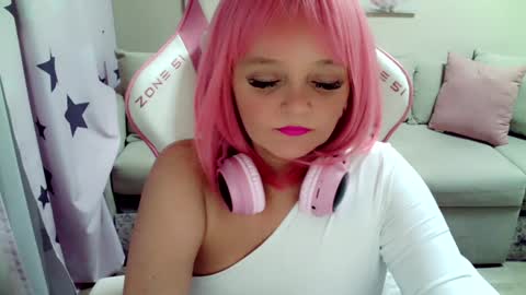 Snapshot of christirose chatting on 12.14.24 Christi online show from 12.14.24