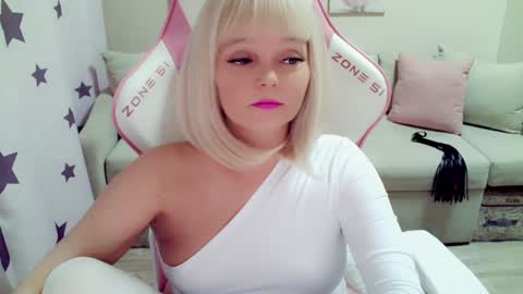 Snapshot of christirose chatting on 01.23.25 Christi online show from 01.23.25