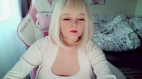 Snapshot of christirose chatting on 01.23.25 Christi online show from 01.23.25