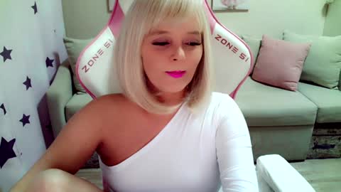 Snapshot of christirose chatting on 01.26.25 Christi online show from 01.26.25