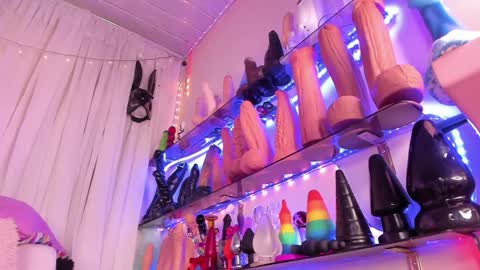 Snapshot of christymilk1 chatting on 12.29.24 christy online show from 12.29.24