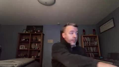 chrisw8121 online show from 11.26.25