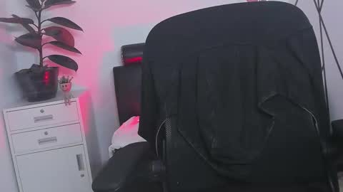 chrristopher77 online show from 11.12.25