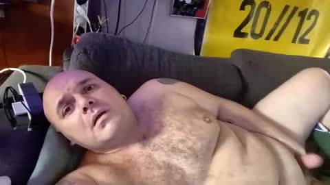 Snapshot of chubbyissy chatting on 10.11.25 Chubbydutch man online show from 10.11.25