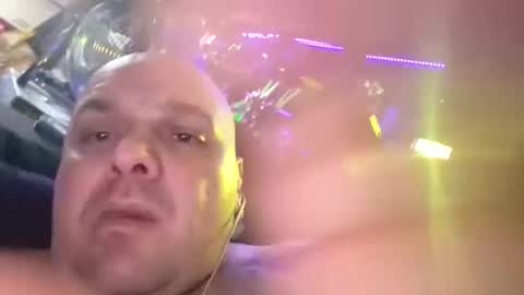 Snapshot of chubbyissy chatting on 10.25.25 Chubbydutch man online show from 10.25.25