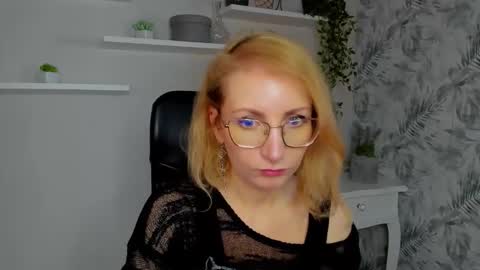 Snapshot of cinderellamoon chatting on 02.23.26 Cinderella online show from 02.23.26