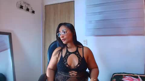 Snapshot of cindy_carter_ chatting on 12.15.25 CINDY online show from 12.15.25