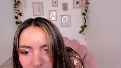 Snapshot of cindyolmos chatting on 02.10.25 Cindy online show from 02.10.25