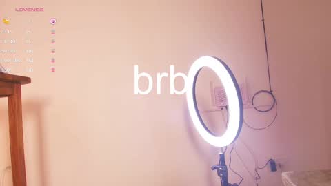 Snapshot of cinnamon__criss chatting on 02.19.25 cinnamon__criss online show from 02.19.25