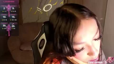 Snapshot of cinnamon_b chatting on 06.20.26 Cinnamon online show from 06.20.26