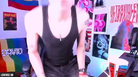 Snapshot of cinnamon_boyxxx chatting on 12.25.24 David     Independent Model online show from 12.25.24