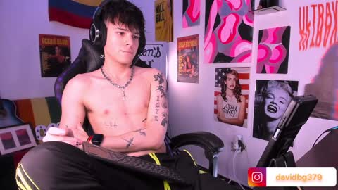 Snapshot of cinnamon_boyxxx chatting on 02.07.25 David     Independent Model online show from 02.07.25