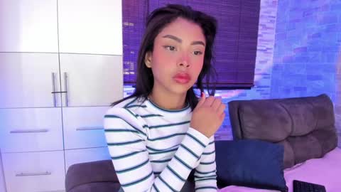 Snapshot of cinnamon_kyla chatting on 01.10.25 cinnamon_kyla online show from 01.10.25