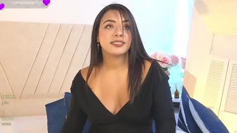 Snapshot of cinthia_cf chatting on 10.10.25 cinthia_cf online show from 10.10.25