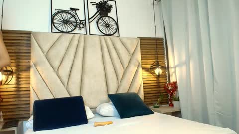 cinthiabaker online show from 10.13.25