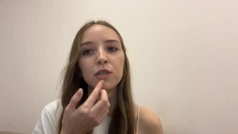 Aurora online show from 04.21.26