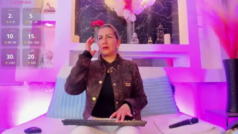 Cinthya  online show from 04.16.26