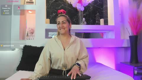Snapshot of cinthya_mjs chatting on 05.30.26 Cinthya online show from 05.30.26