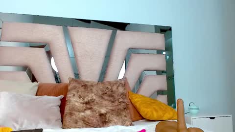 Cintia Hills online show from 01.21.25