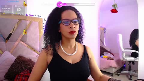 Snapshot of cintia_holms chatting on 01.13.25 Cintia online show from 01.13.25