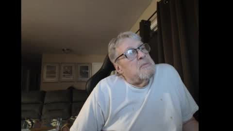 Snapshot of cjscout chatting on 12.04.24 cjscout online show from 12.04.24