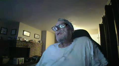 Snapshot of cjscout chatting on 01.04.25 cjscout online show from 01.04.25