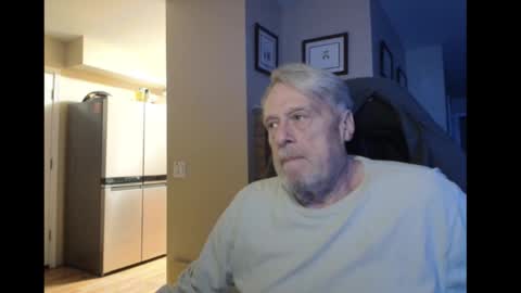 Snapshot of cjscout chatting on 11.03.25 cjscout online show from 11.03.25