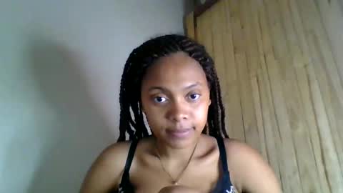 Snapshot of ckamilla45 chatting on 10.03.25 ckamilla45 online show from 10.03.25