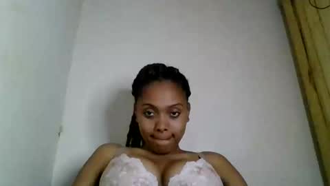 Snapshot of ckamilla45 chatting on 10.23.25 ckamilla45 online show from 10.23.25