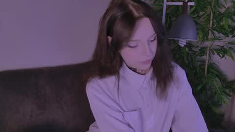 Claire Bennett online show from 05.17.26