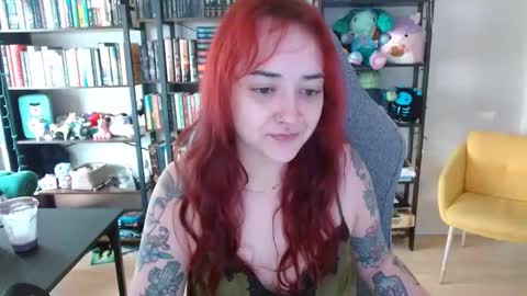 Snapshot of clairebarez chatting on 04.17.26 Claire online show from 04.17.26
