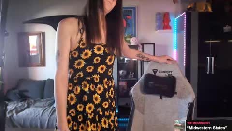 Snapshot of clairedelilah chatting on 02.22.25 Clairedelilah online show from 02.22.25