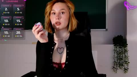 Snapshot of clairemathis chatting on 05.11.26 Claire online show from 05.11.26