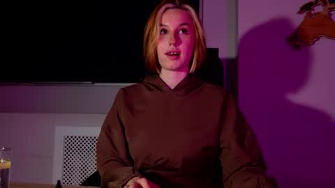 Snapshot of clairemathis chatting on 06.29.26 Claire online show from 06.29.26